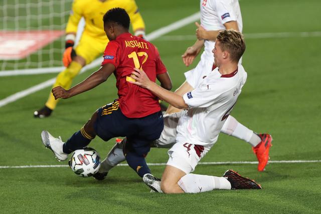 直播海报：霸王归来 何润东助阵苏超宿迁对战南京